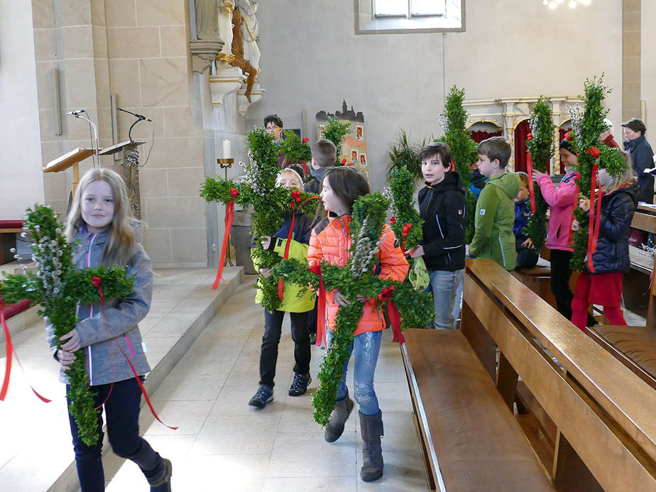 Palmsontag in Naumburg - Beginn der Heiligen Woche (Foto: Karl-Franz Thiede)